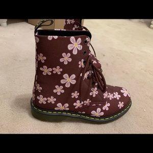 DOC MARTENS floral boots size W8 Air Wair
